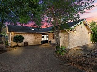 215 Lake View Cir, Montgomery, TX 77356