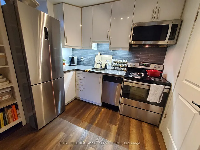 15 Highview Cres #B1 — Photo 7