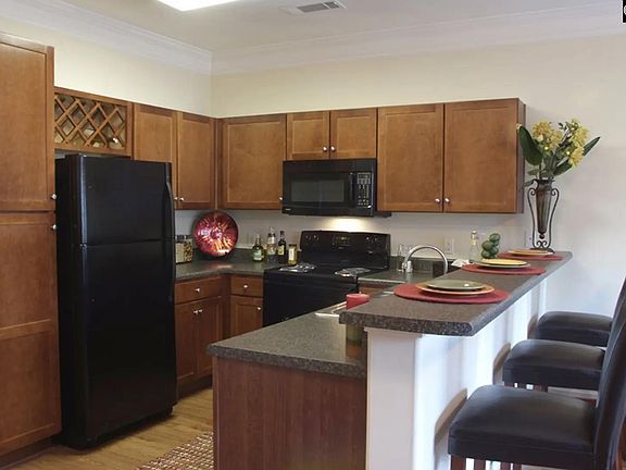 2nd image of 1929 Bluff Rd Unit 174