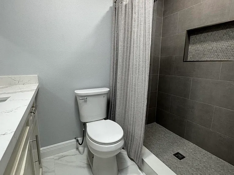 747 Taylor Rd — Photo 9