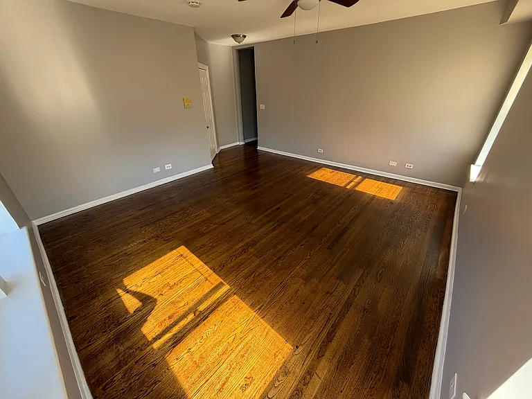 8248 S Eberhart Ave — Photo 2