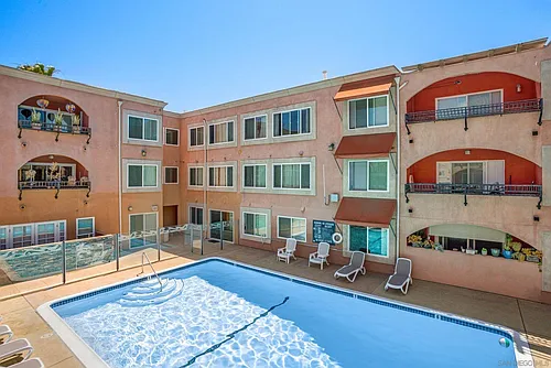 860 Turquoise St Photo 1