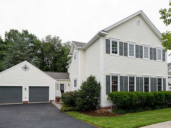 2nd image of 509 Mahoney Dr