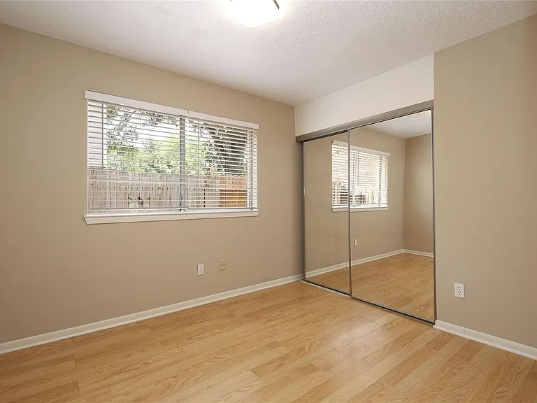 18203 Brooknoll Dr — Photo 9