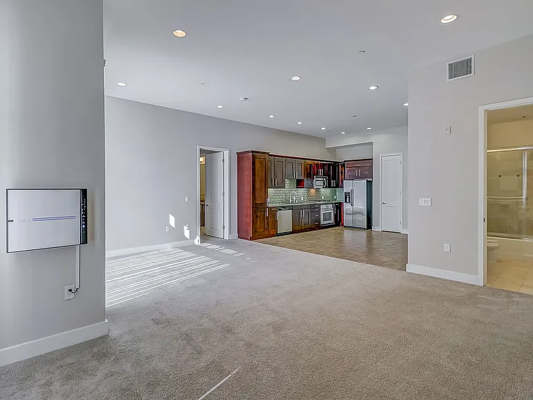 Axis 2300 Apartments — Photo 116
