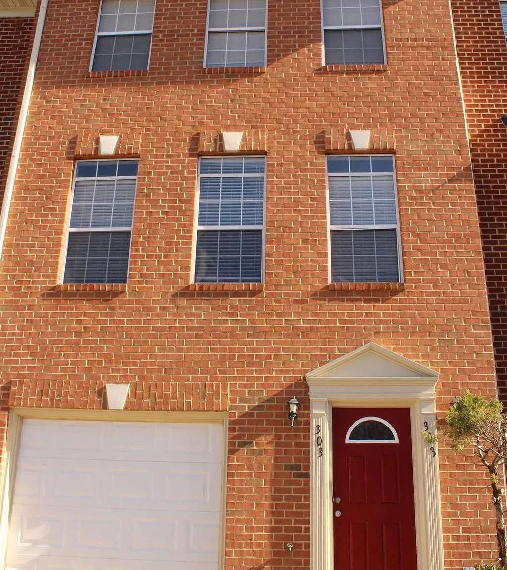 3 bed, 4.0 bath, 1992 sqft, $2,590 — Photo 1