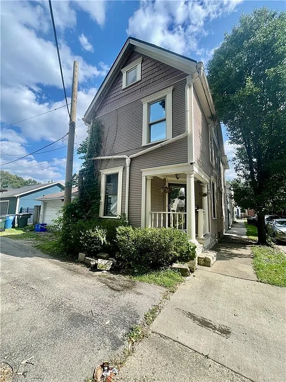 2 bed, 1.5 bath, 1634 sqft, $1,600 — Photo 2