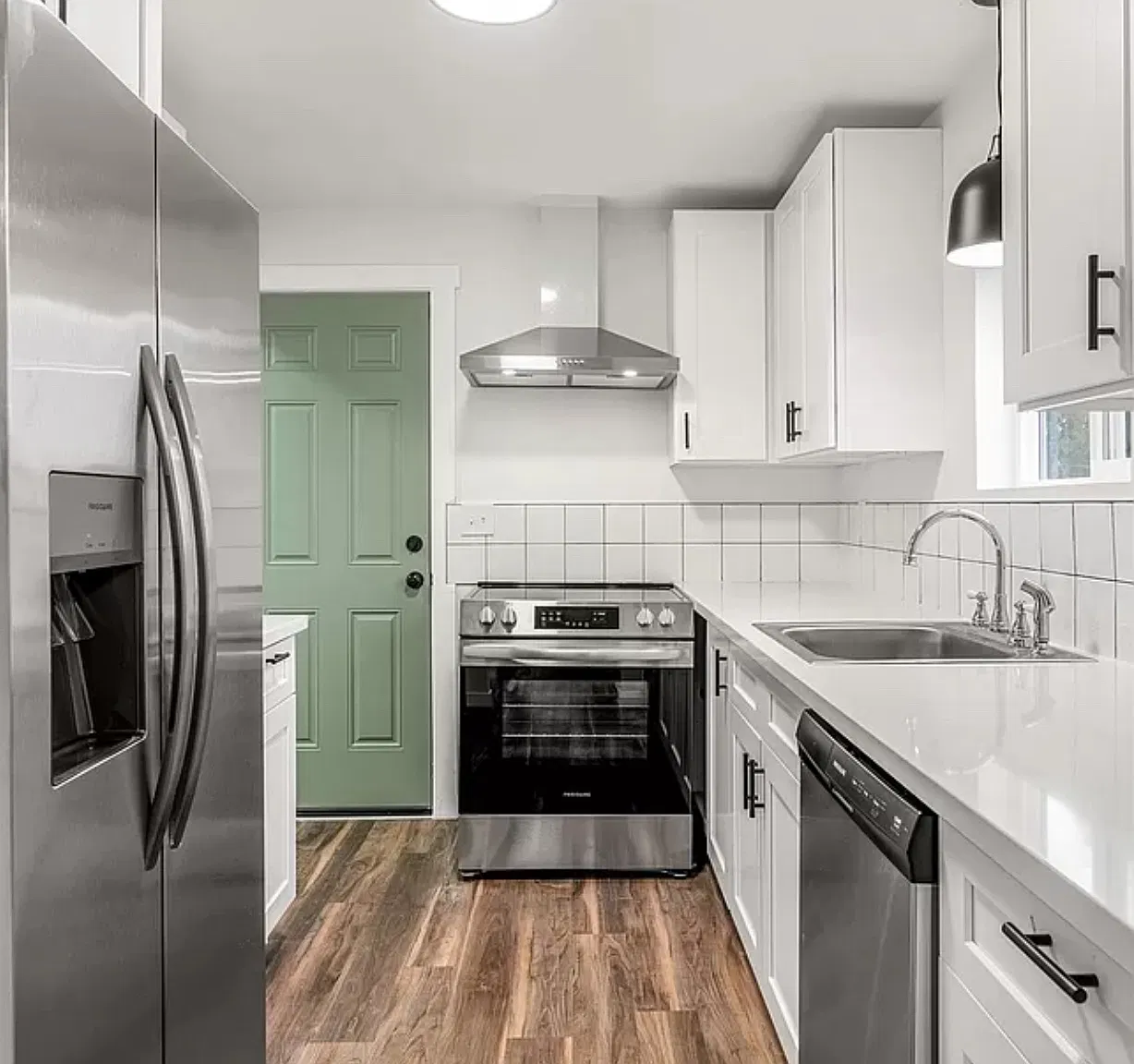 2 bed, 1000 sqft, $1,975 — Photo 4