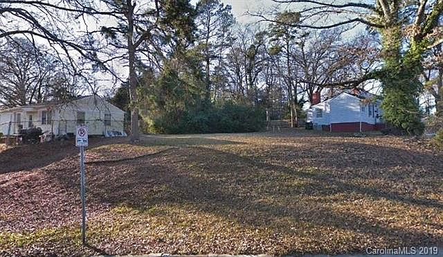 1st image of 2451 Columbus Cres