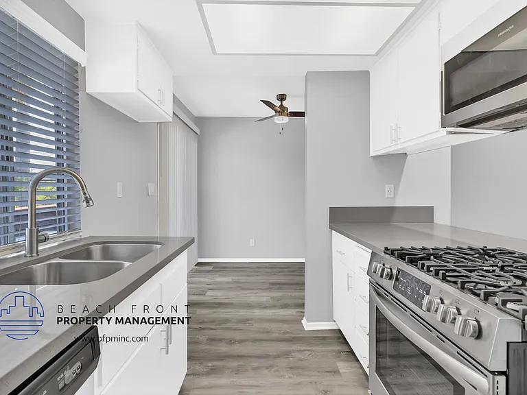 250 E Acacia St — Photo 12