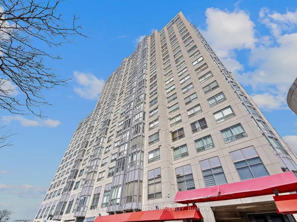 2550 Lawrence Ave E #418, Toronto, ON M1P 4Z3