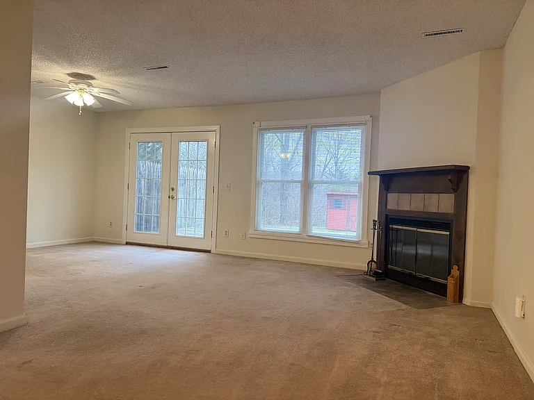 92 Westchester Dr — Photo 12