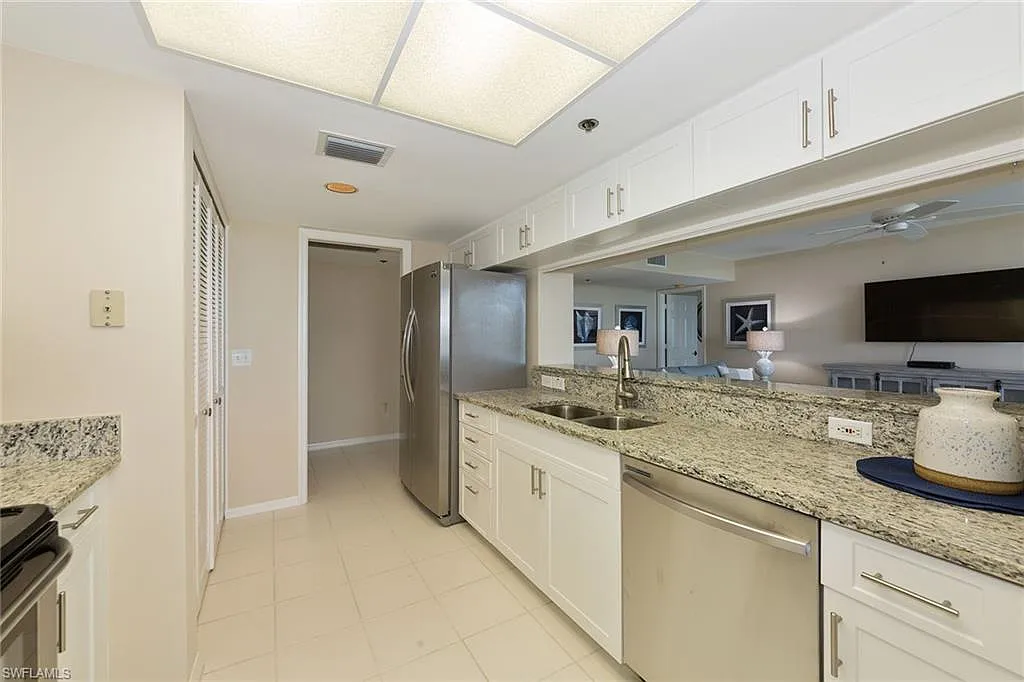 2 bed, 2.0 bath, 1263 sqft, $12,000 — Photo 3