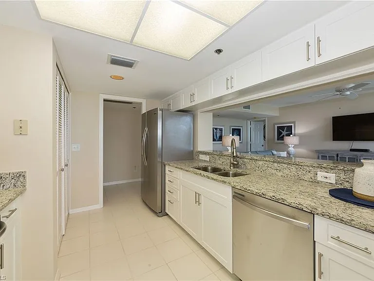 5550 Heron Point Dr #802 — Photo 3