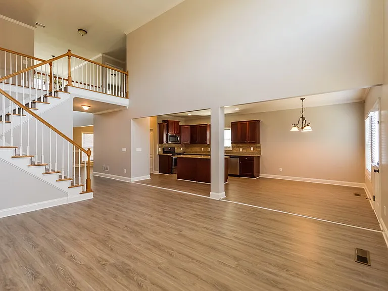 90 Riverstone Dr — Photo 9