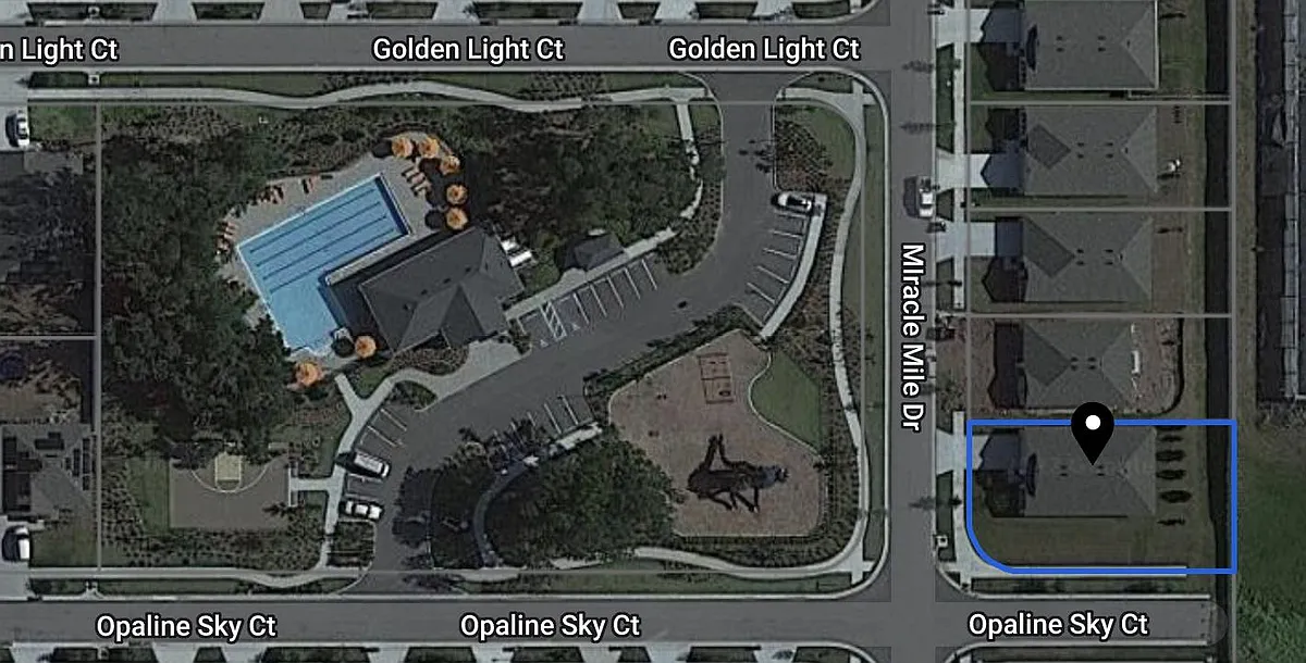 Building Photo - 11718 Miracle Mile Dr