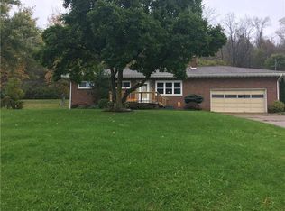 2705 River Rd, Ellwood City, PA 16117