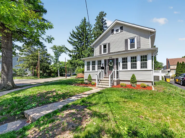 213 Lawnside Ave — Photo 29