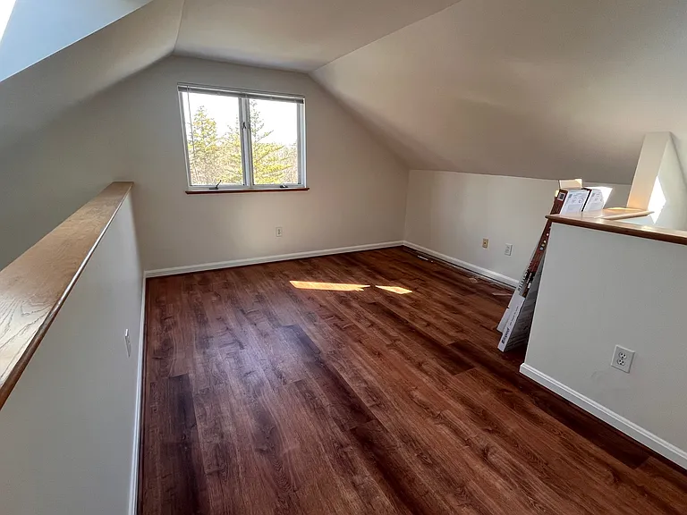1 Sycamore Dr — Photo 5