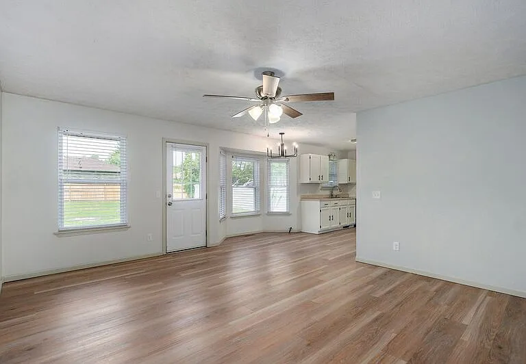 205 S Smalley St — Photo 5