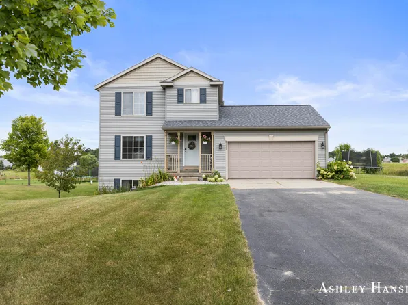 2177 Winston View Dr NE, Cedar Springs, MI 49319