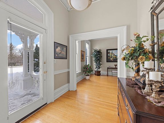 3rd image of 800 Ingalton Ave
