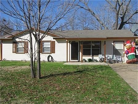 2nd image of 1001 Harris Dr