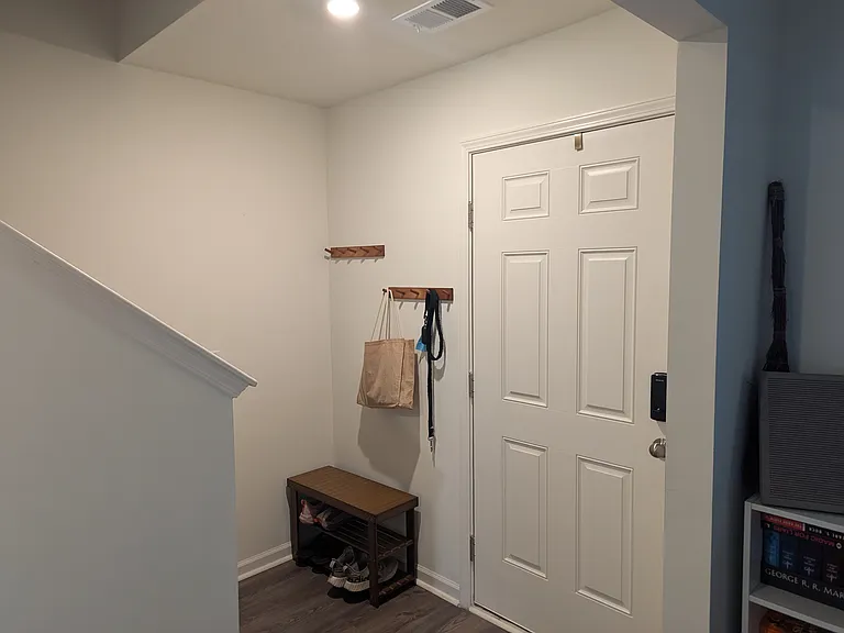 211 Foster St — Photo 7