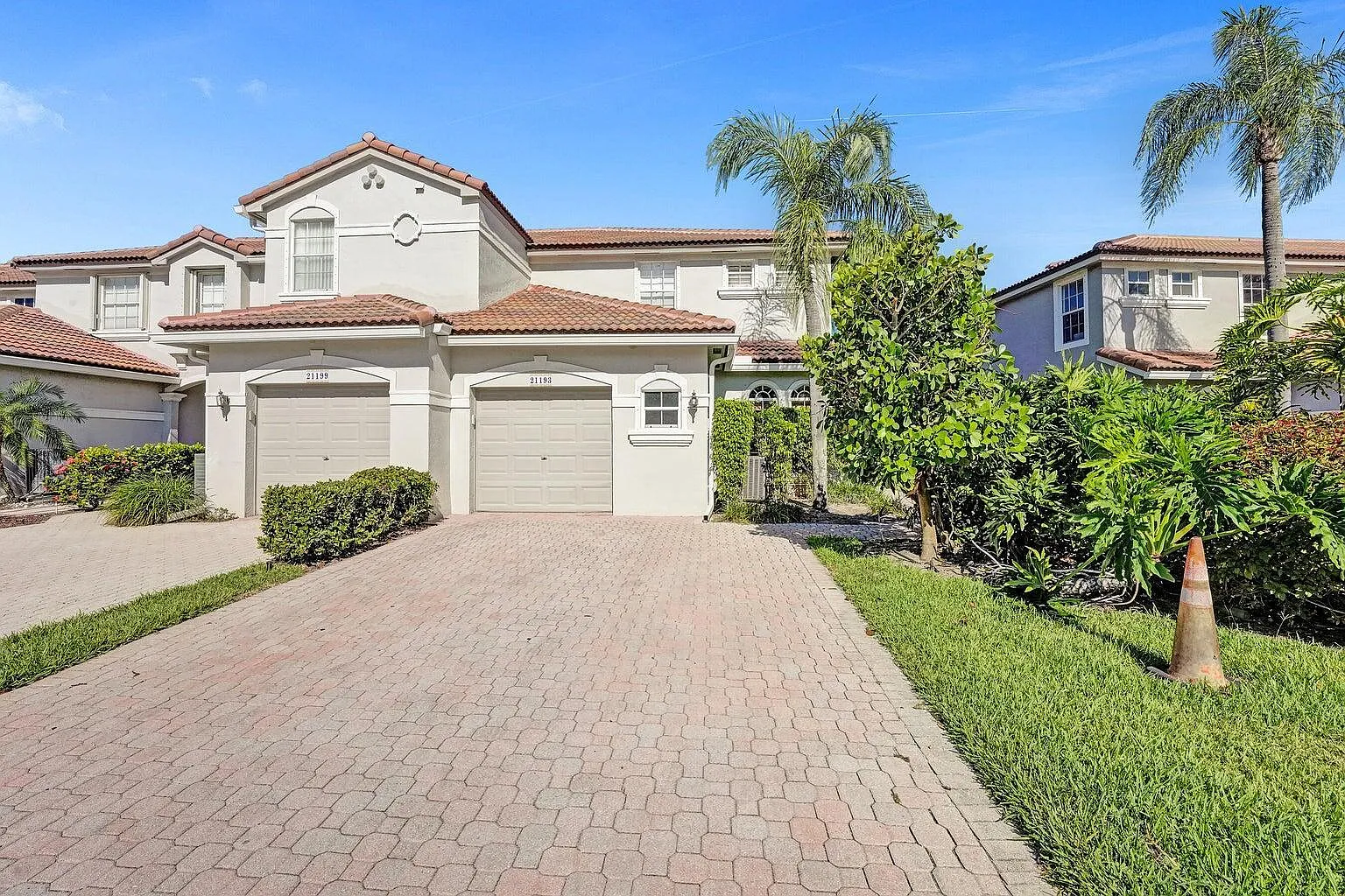 4 bed, 2.5 bath, 1821 sqft, $3,950 — Photo 1