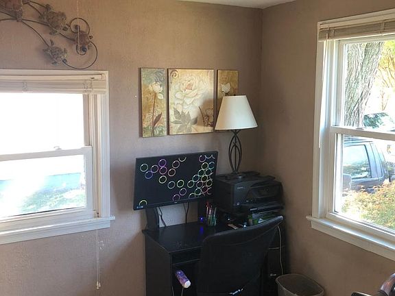 4th image of 516 Gladstone Rd