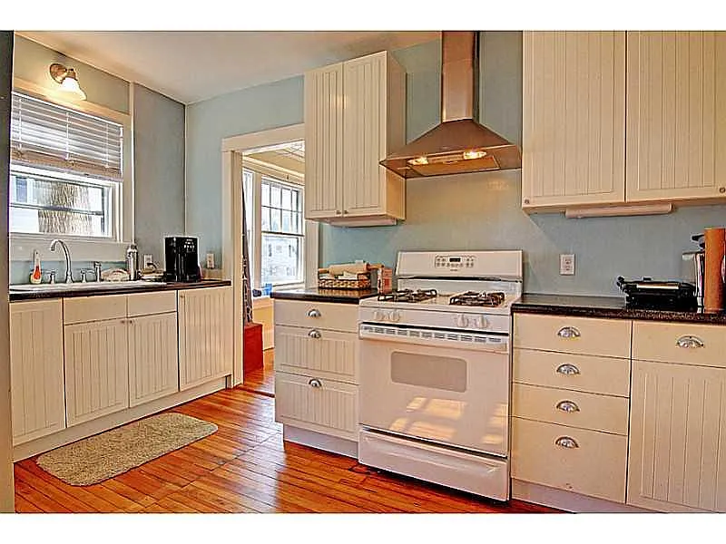 Building Photo - 419 Wayland Ave