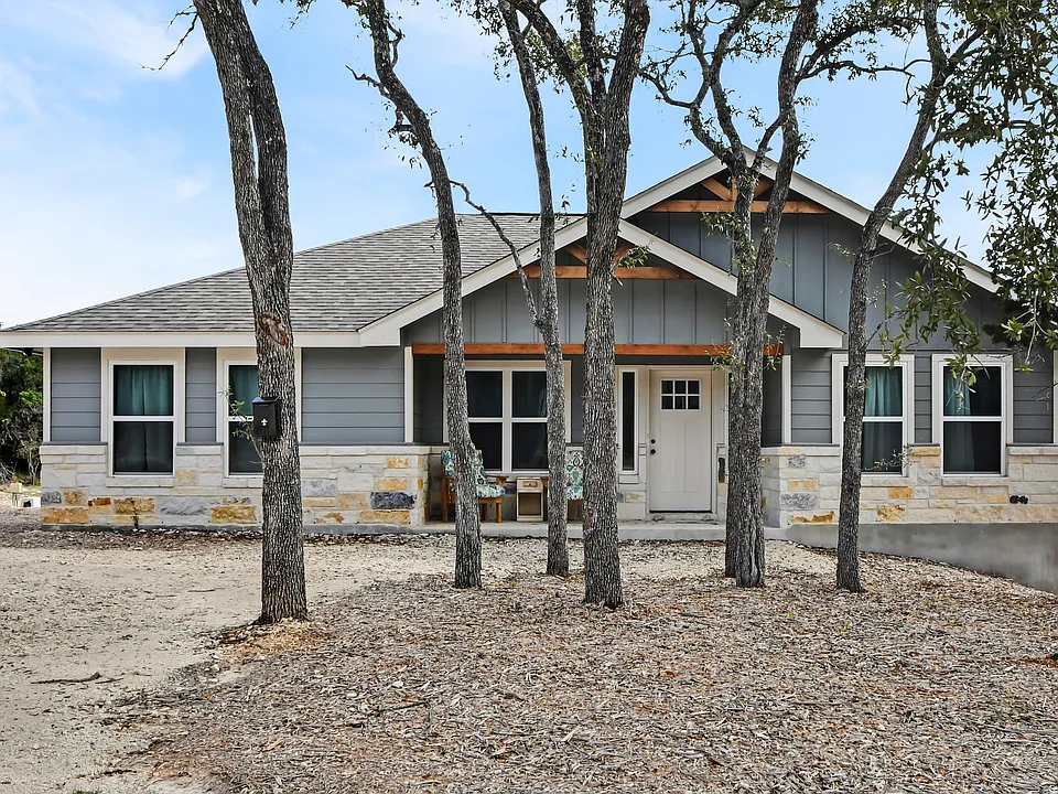 2537 Grandview Frst