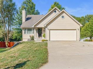 444 Twist Dr, Bonner Springs, KS 66012