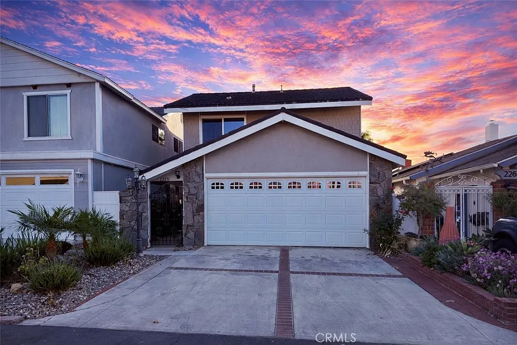 3 bed, 2.5 bath, 1860 sqft, $6,250 — Photo 4