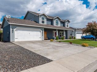 5200 S Desert Dove Loop, West Richland, WA