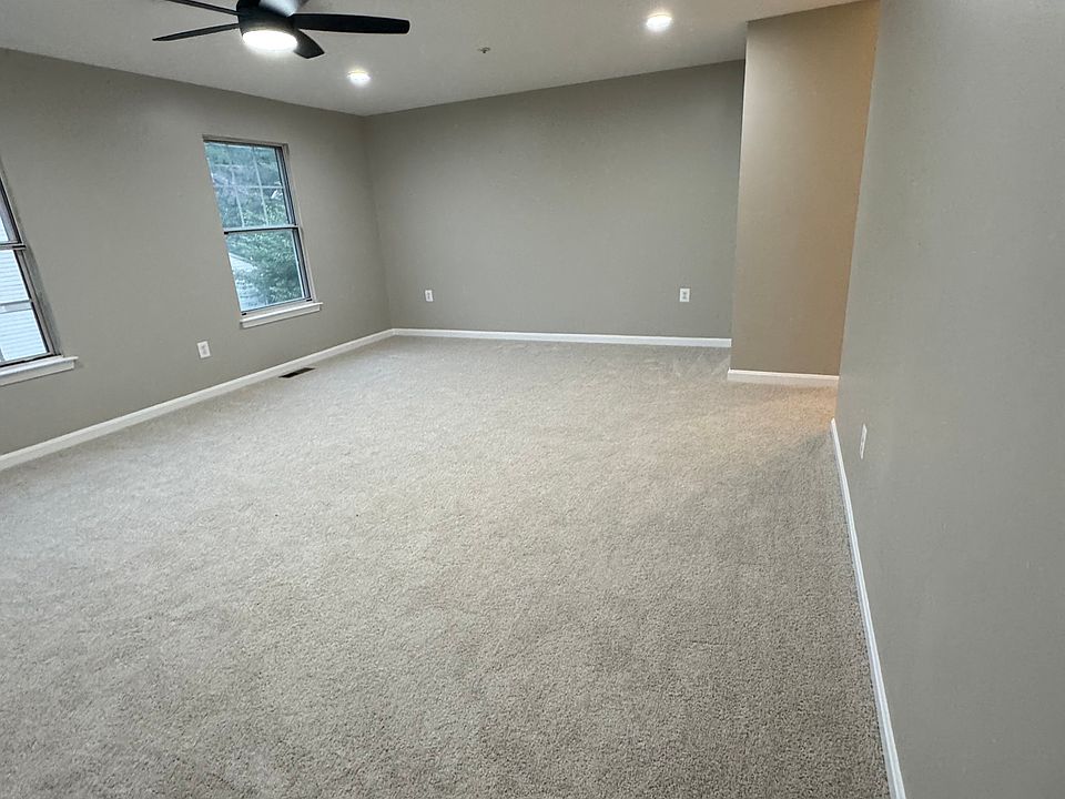 3rd Floor Master Bedroom - Newly Renovated