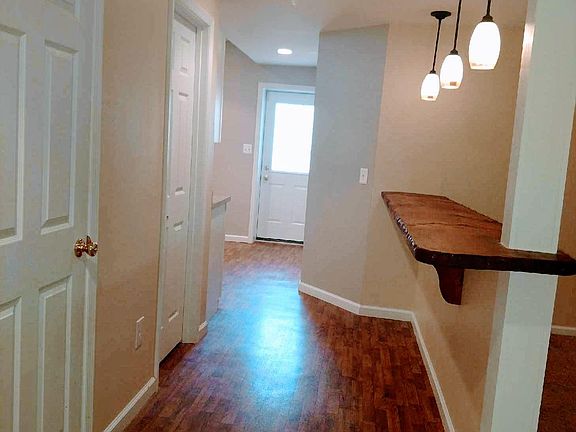 4th image of 44018 Bellflower Way #B