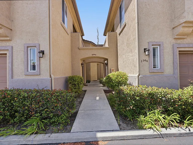 10940 Ivy Hill Dr #3 — Photo 3