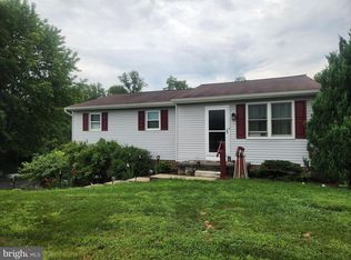 1247 Creek Rd, Manheim, PA 17545