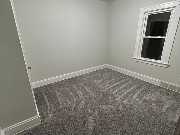 3rd image of 8603 Vineyard Ave #Up