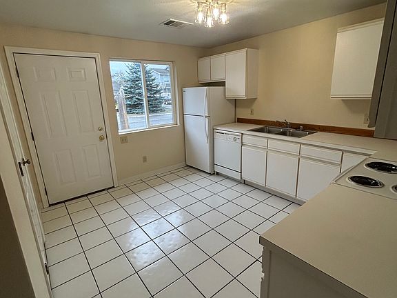 2nd image of 2815 Undine St #2815