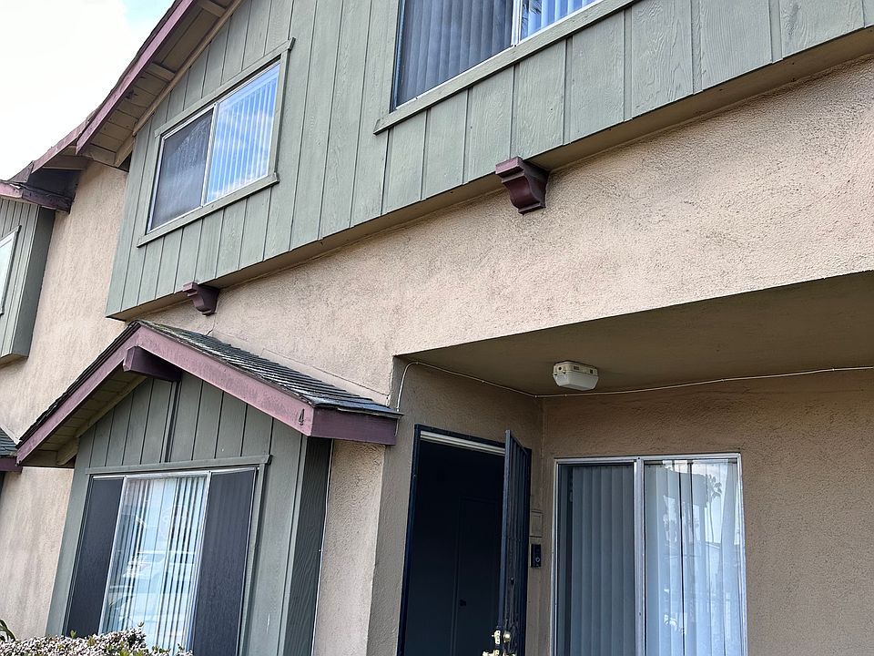 1st image of 4 Scottsdale Dr