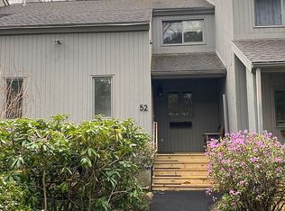 52 Brookside Dr, Stratham, NH 03885