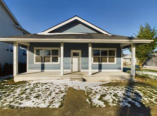 208 Front St, Sumas, WA 98295