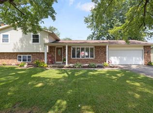 609 Westlake Dr, Middlebury, IN 46540