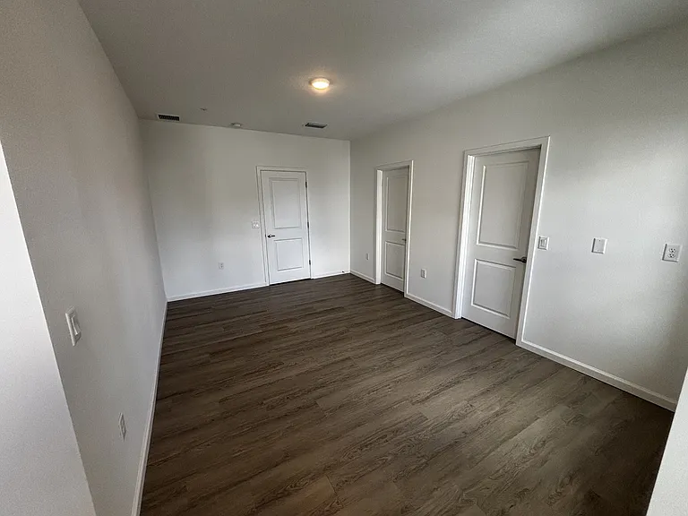 1209 Southstation Pl — Photo 4