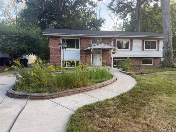 12264 Belwyn Dr, Saint Louis, MO 63146
