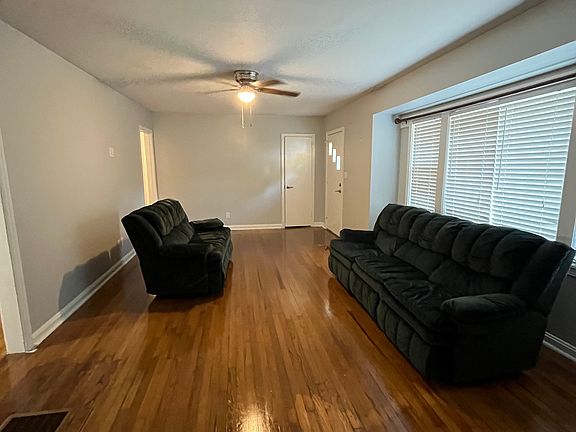 2nd image of 316 Scott Dr SE