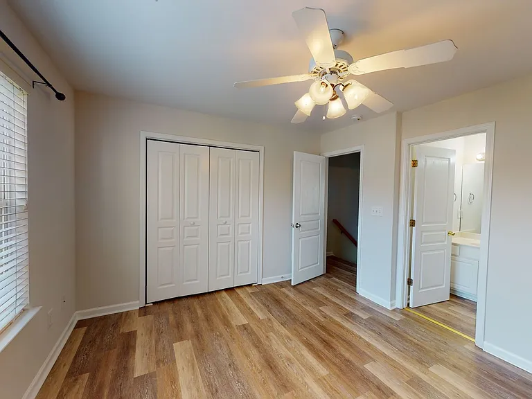 5545 Seths Dr — Photo 13