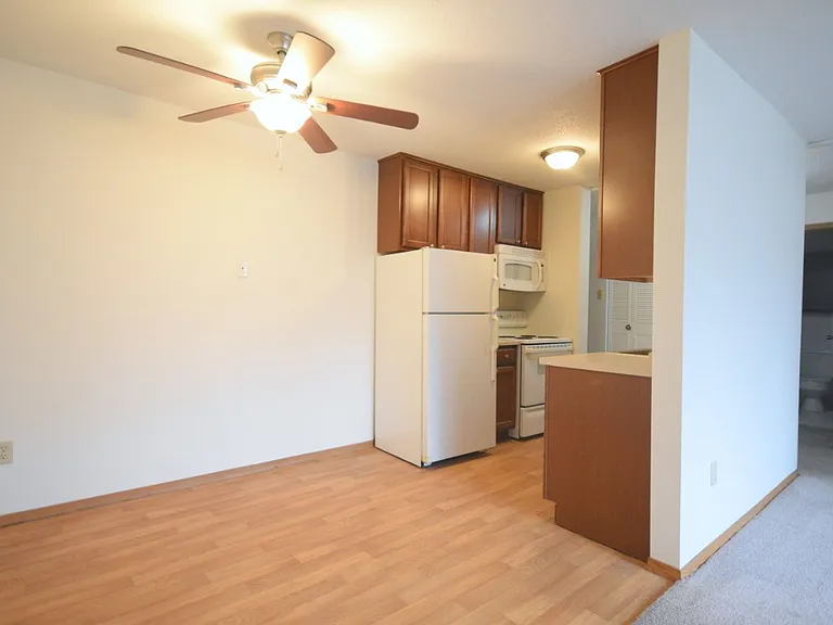 2211 Colfax Ave S — Photo 4